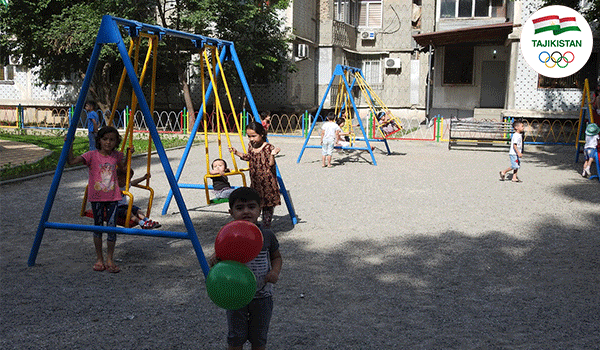 Дар шаҳри Душанбе боз як майдончаи варзишӣ ба истифода дода шуд